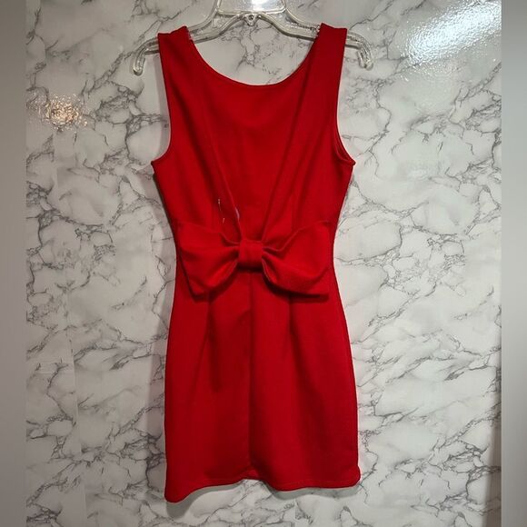 You are not alone V Back with bow Size S - Picture 5 of 5